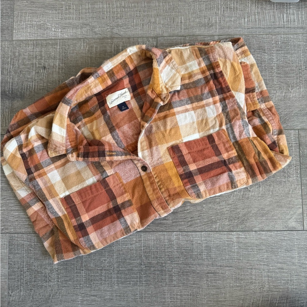Universal Threads plaid size M